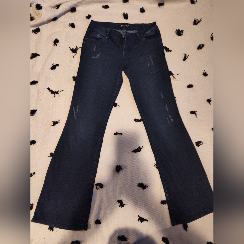 Lei Regular Ashley Lowrise Flare_Women's Blue Jeans With Design On Back Pockets